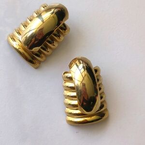 Vintage 1980's gold earrings